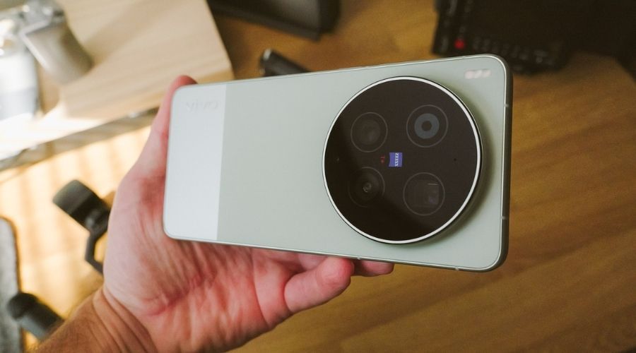 VIVO X300 Ultra-2
