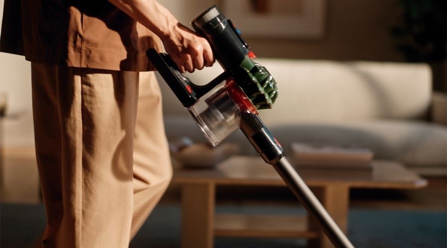 Aspirador de escoba recargable Dyson V8 Cyclone uso mano