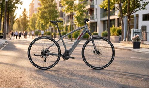 Bicicleta eléctrica ATOM CROSS BH Bikes diseño fondo paisaje