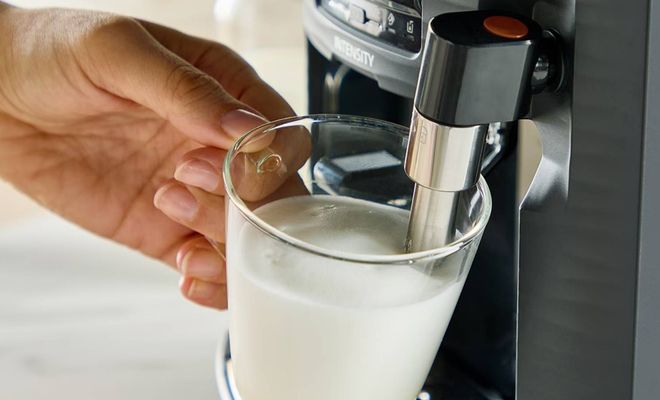 Cafetera superautomática Krups Intensity Milke espumador de leche