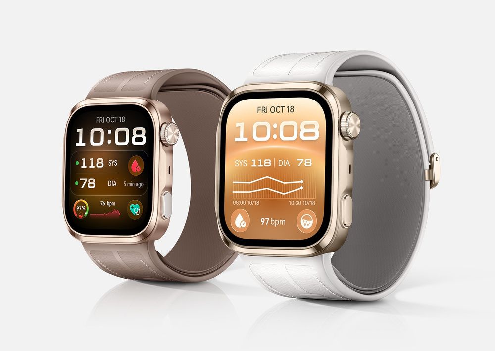 Dos Huawei Watch D3 con correas marrón y blanca, mostrando datos de presión arterial en sus pantallas.
