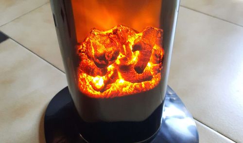 Detalle del efecto chimenea encendido del calefactor Orbegozo CR 5039.