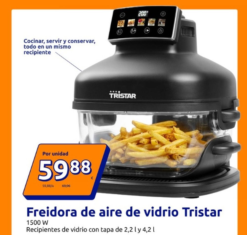 Anuncio del folleto de Action con una freidora de aire de vidrio Tristar y patatas fritas en su interior.