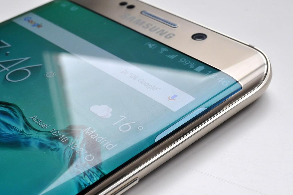 Lateral curvo de la pantalla del Samsung Galaxy S7 Edge