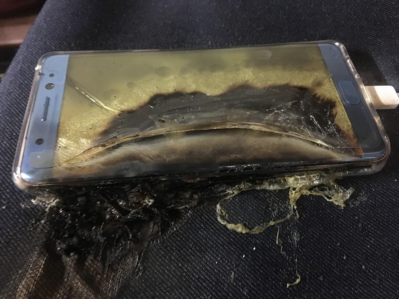 Samsung Galaxy Note 7 incendiado