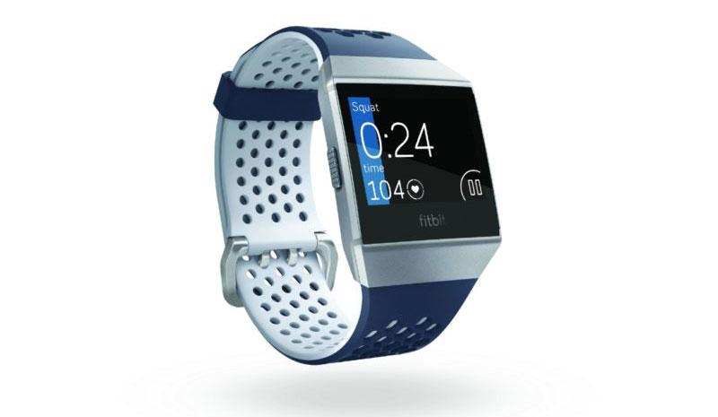 Imagen frontal del smartwatch Fitbit Ionic Adidas Edition