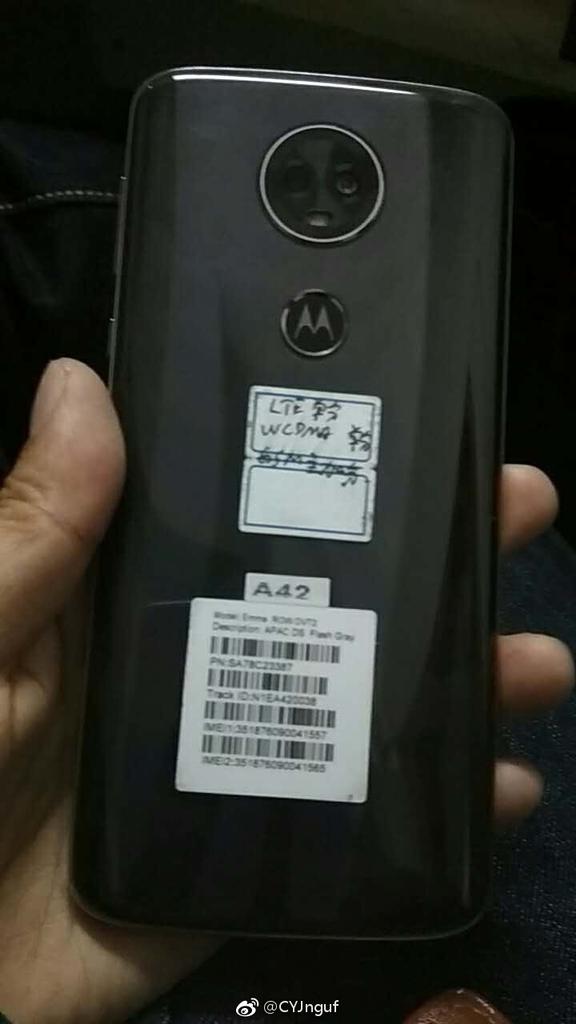 Imagen trasera del Motorola Moto E5 Plus