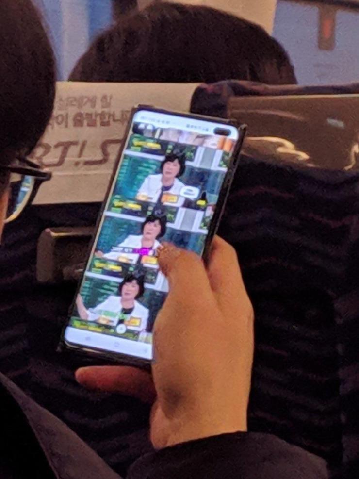 Imagen real del frontal del Samsung Galaxy S10+